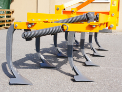 grubber mit 9 gänsefusscharen 215 cm breit mod de 215 9 v