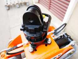 holzzange holzgreifer mit rotator für kräne und mini bagger 4 0 bis 8 0t mod dk 16 gr 30f