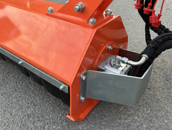 hydraulischer böschungsmulcher mit auslegearm für traktor mod merlo