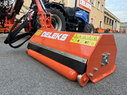 hydraulischer böschungsmulcher mit auslegearm für traktor mod merlo