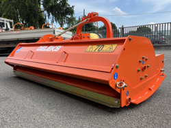 mittelschwerer mulcher mit seitenverstellung für alle mittleren traktoren mit reifen oder gleisketten mod tigre 200