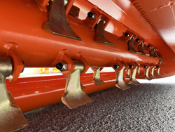 mittelschwerer mulcher mit seitenverstellung für alle mittleren traktoren mit reifen oder gleisketten mod tigre 200