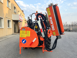 hydraulischer böschungsmulcher mit auslegearm für traktor mod merlo