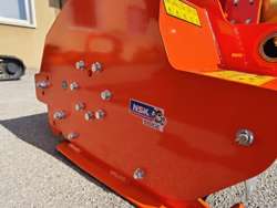 mittelschwerer mulcher mit hydraulische seitenverstellung für alle mittleren traktoren mit reifen oder gleisketten mod cervo 180