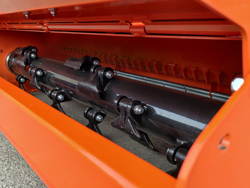 mittelschwerer mulcher mit hydraulische seitenverstellung für alle mittleren traktoren mit reifen oder gleisketten mod cervo 220
