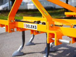 cultivateur déchaumeur à 7 dents largeur de travail 140cm equipé de dents d oie mod de 140 7 v