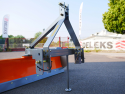 lame niveleuse 110cm pour tracteur kubota iseki mod dl 110