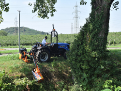 epareuse hydraulique pour tracteur avec broyeur ou taille haie mod airone 80