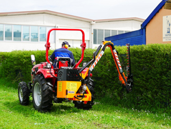 epareuse hydraulique pour tracteur avec broyeur ou taille haie mod airone 160 tr