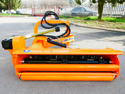 broyeur d accotement latéral alce 220 à marteaux pour tracteur