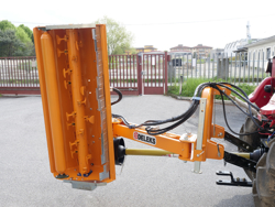 broyeur d accotement polyvalent à marteaux modèle volpe 140