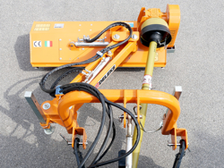 broyeur d accotement série légère à marteaux pour tracteur mod volpe 165