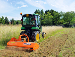 broyeur à marteaux pour tracteur fruitier mod jaguar 130
