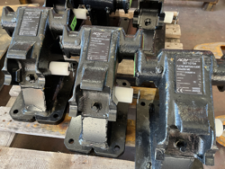 attache pour mini pelle ar