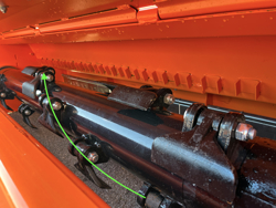 broyeur d accotement latéral dragon 200 à marteaux pour tracteur