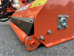 epareuse hydraulique pour tracteur avec broyeur ou taille haie mod merlo