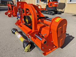 broyeur à marteaux déportable lourd pour tracteur mod cervo 160