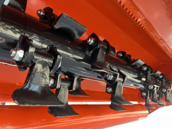 broyeur d accotement giraffa130 pour tracteur fruitier deleks