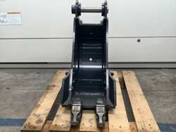 godet pour mini pele s380 b300