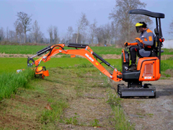 mini pelle 1 tonne m130