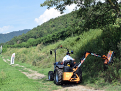braccio decespugliatore idraulico per trattore trincia o barra tosasiepi mod airone 60