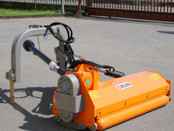 trincia laterale con scatola interna per trattori in frutteto e argini deleks