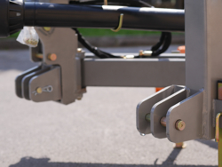 trincia laterale con scatola interna per trattori in frutteto e argini deleks