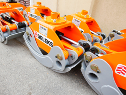 pinza per tronchi della legna da 20qli su miniescavatore o caricaletame mod dk 16