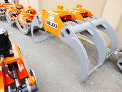 pinza per tronchi della legna da 20qli su miniescavatore o caricaletame mod dk 16