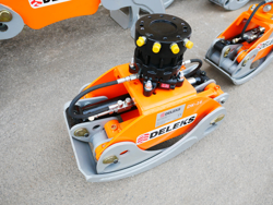 pinza forestale da 20qli per legna con rotore flangiato per attacco rapido mod dk 16 gr 55ff