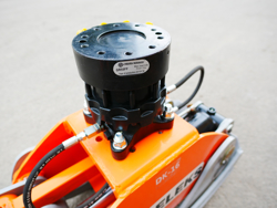 pinza forestale da 20qli per legna con rotore flangiato per attacco rapido mod dk 16 gr 55ff