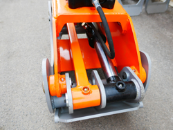 pinza forestale da 20qli per legna con rotore flangiato per attacco rapido mod dk 16 gr 55ff