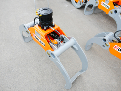 pinza forestale da 20qli per legna con rotore flangiato per attacco rapido mod dk 16 gr 55ff