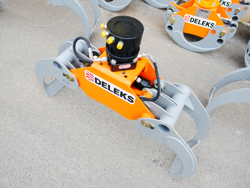 pinza forestale da 10qli per legna con rotore flangiato per attacco rapido mod dk 11c gr 30ff