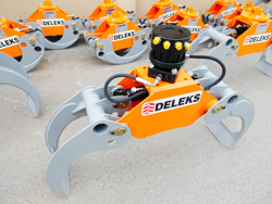 pinza forestale da 10qli per legna con rotore flangiato per attacco rapido mod dk 11c gr 30ff