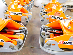 pinza forestale da 10qli per legna con rotore flangiato per attacco rapido mod dk 11c gr 30ff