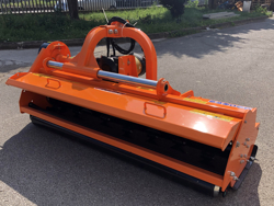 trinciatrice serie pesante spostabile universale a mazze per trattore toro 240