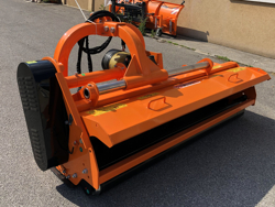 trinciatrice serie pesante spostabile universale a mazze per trattore toro 240