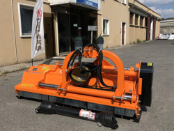 trinciatrice serie pesante spostabile universale a mazze per trattore toro 240