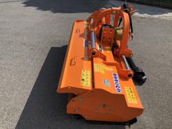 trinciatrice serie pesante spostabile universale a mazze per trattore toro 240