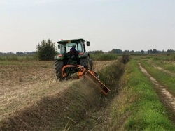 trincia argini per trattore serie pesante 140cm di taglio moltiplicatore esterno mod alce 140