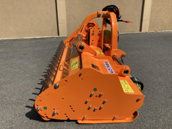 trinciatrice serie pesante spostabile universale a mazze per trattore toro 200