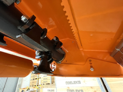 trinciatrice a spostamento idraulico per trattrici da frutteto mod jaguar 150