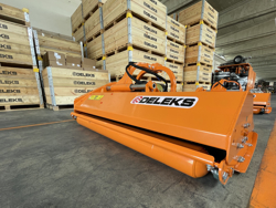 trinciatrice a spostamento idraulico per trattrici da frutteto mod jaguar 170