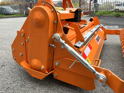 fresa agricola interrasassi 135 cm lavoro utile con rullo per l orto e letto di semina mod dfu 140