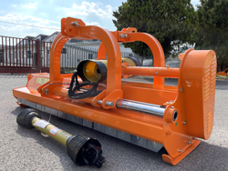 trinciatrice a mazze con spostamento idraulico per trattrice mod grizzly 160