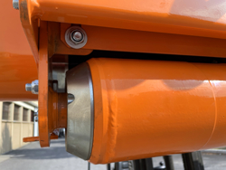 trinciatrice a mazze con spostamento idraulico per trattrice mod grizzly 180