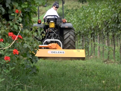 trinciatrice spostabile per trattore 165cm di taglio con mazze per erba e sarmenti mod lince sp165