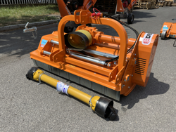 trincia erba e sarmenti a mazze serie media da 140cm di taglio per trattore da frutteto mod leopard 140 sph
