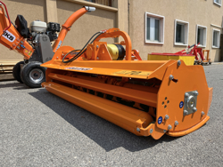 trinciatrice spostabile idraulica a mazze per trattore mod leopard 180 sph